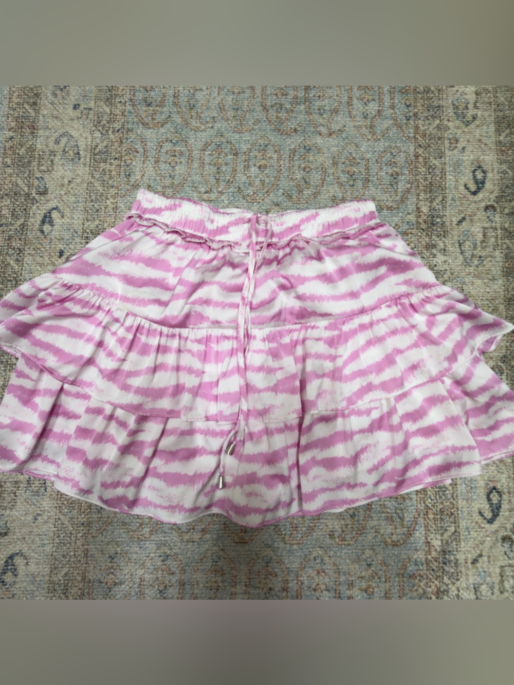 entro Pink & White Tiger stripe Tiered Ruffle Skort size small